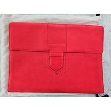 Presse A4 Pouch Supple Calf - Corail (Available for All Market)